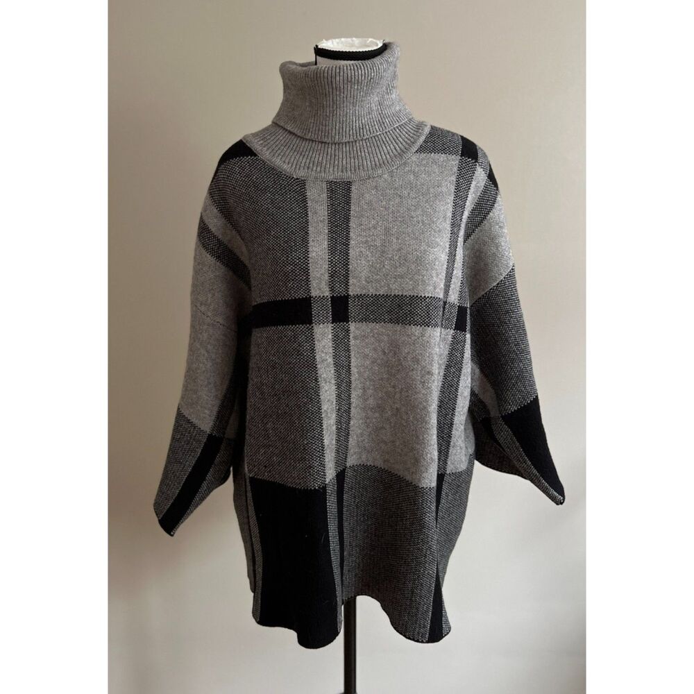 Rain + Rose turtle neck sweater in black and gray. Size XL.